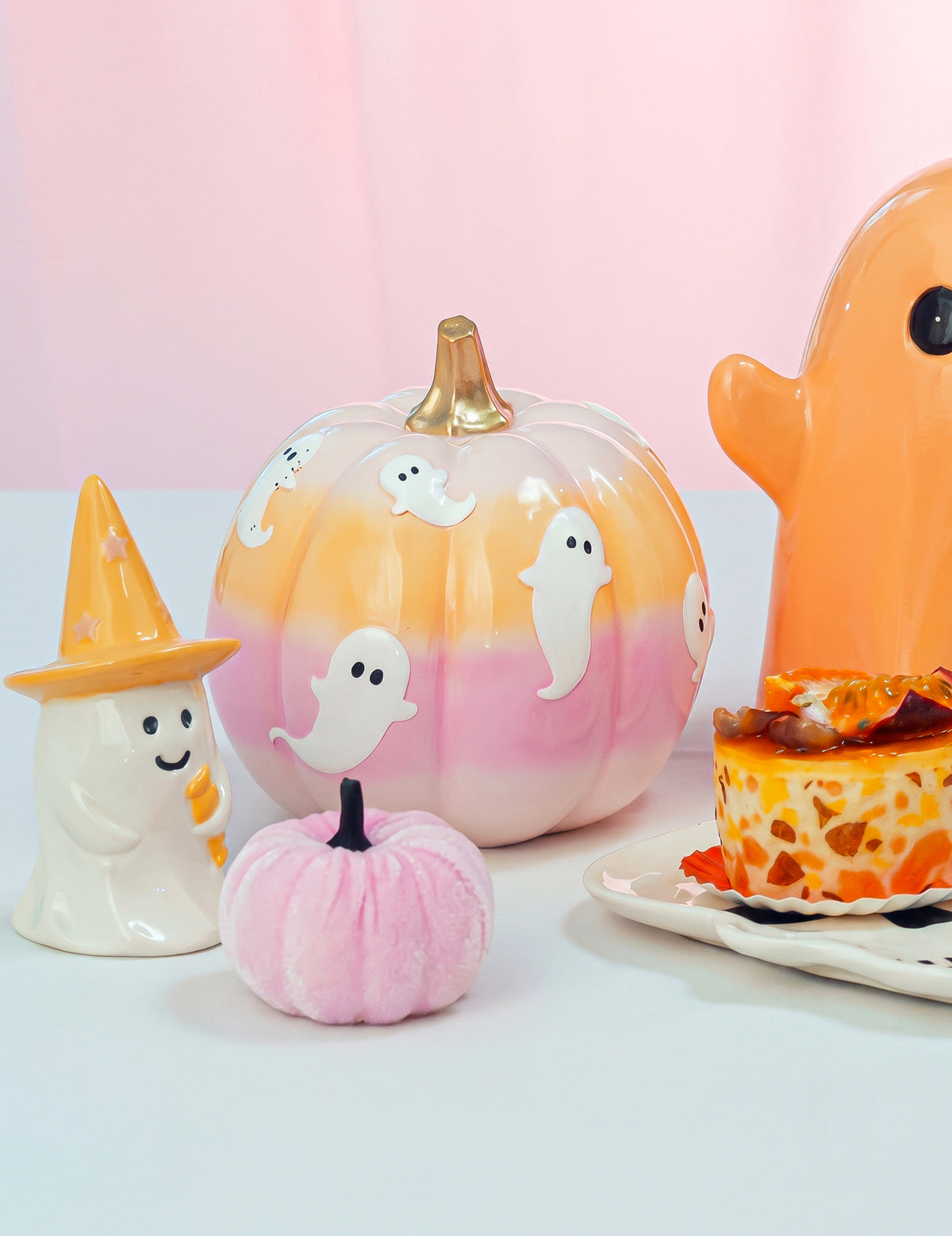 Декоративна тиква Summerween от смола с преливащи цветове и призраци 14,5 x 14,5 x 14,8 cm