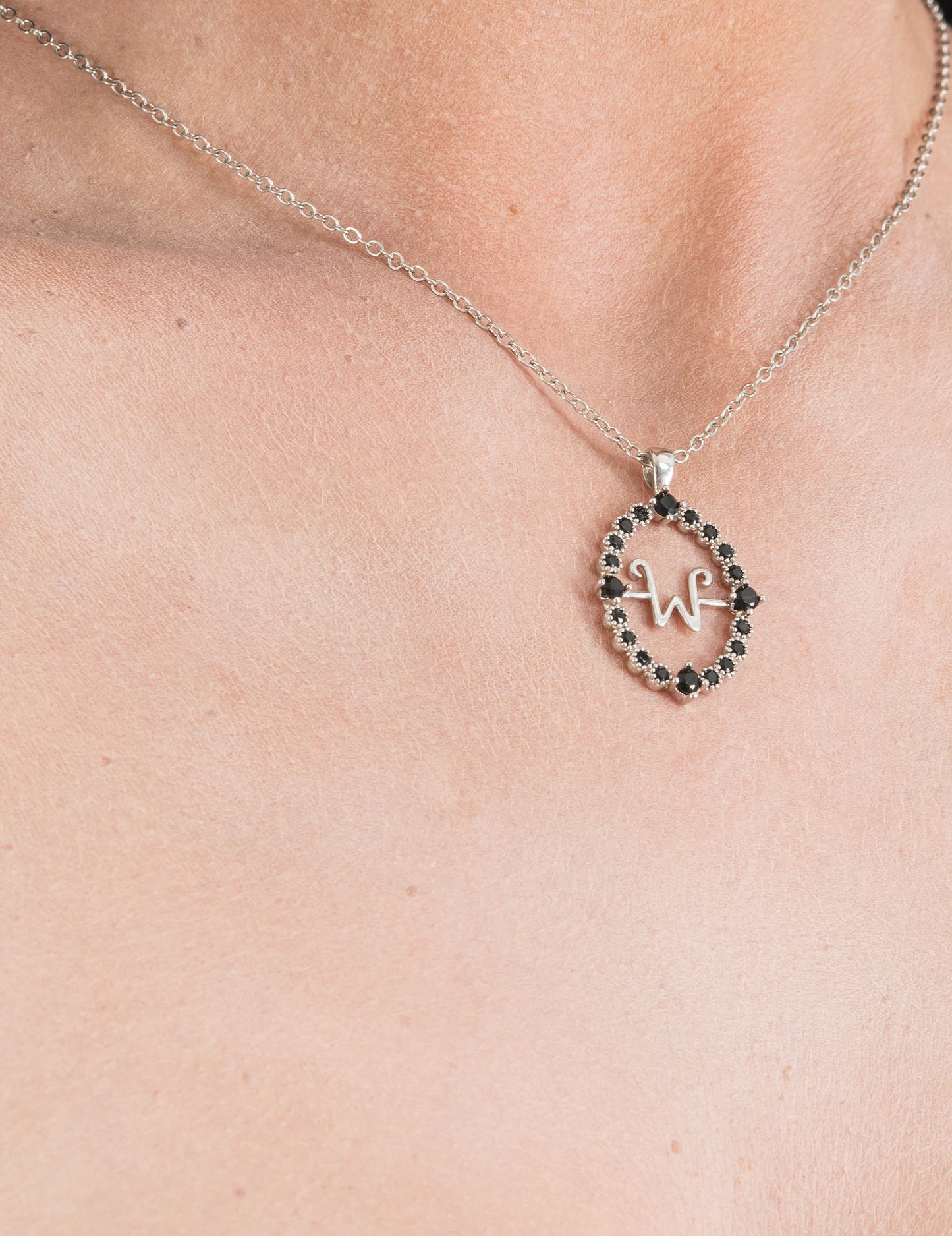 Двустранна огърлица W-M Сряда Wednesday™ 