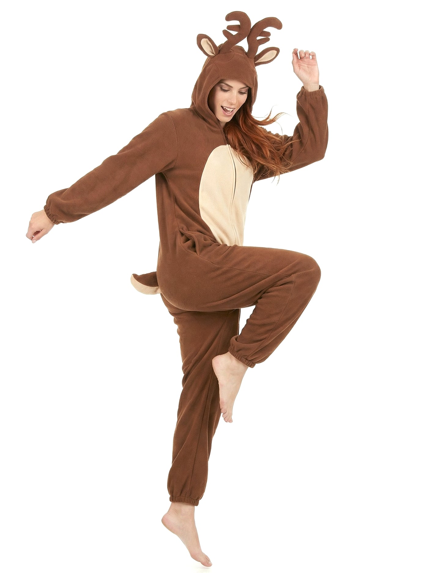 Жена на елени качулка