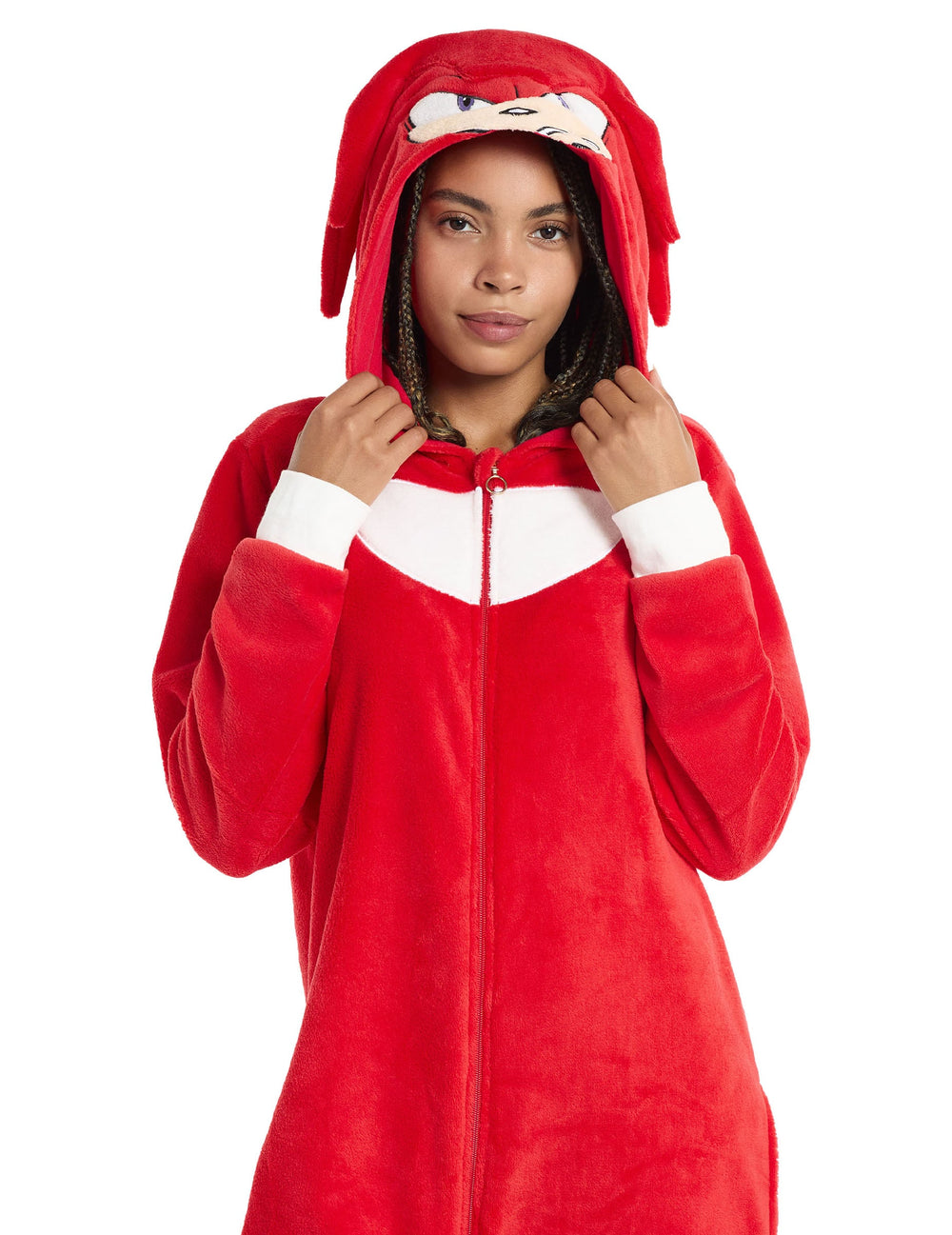 Gros plan sur le buste et la capuche de la combinaison Knuckles Sonic™
