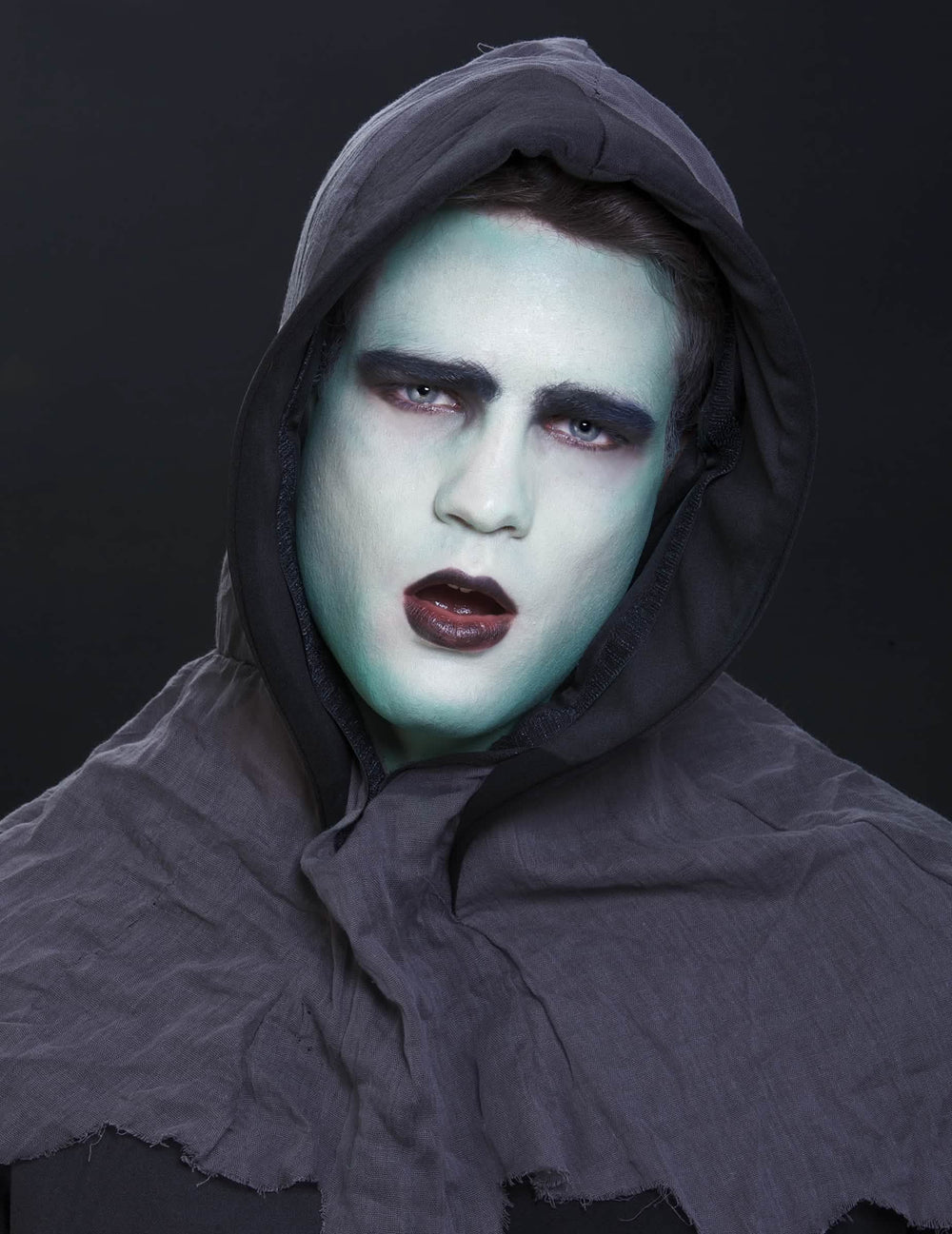 Rendu du maquillage réalisé avec la crème phosphorescente maquillage fluo