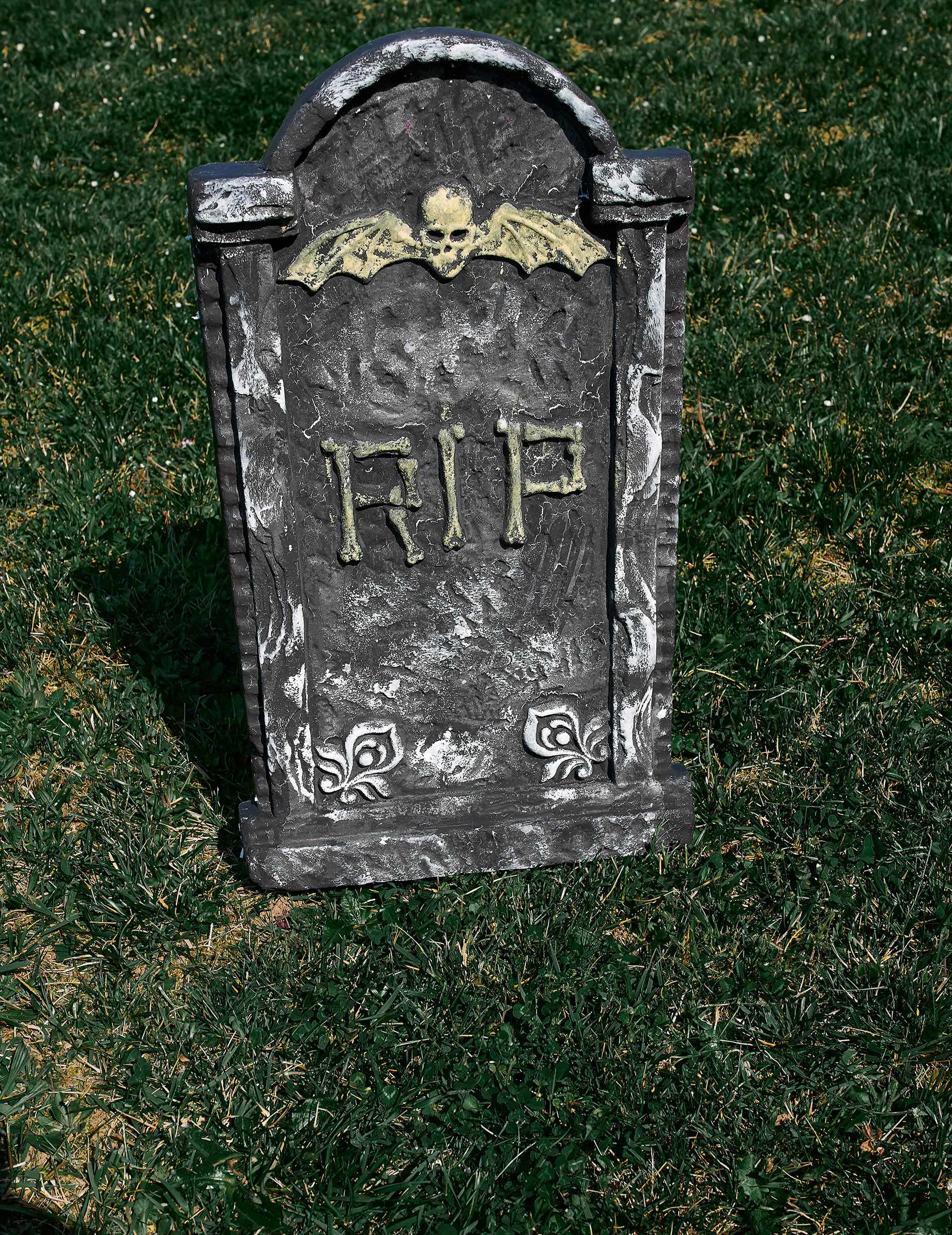 Vue de face de la décoration pierre tombale Halloween