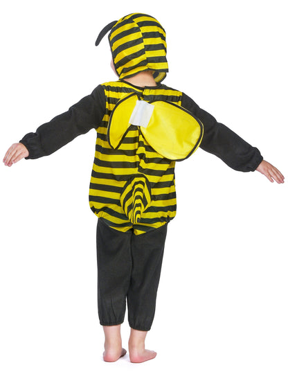 Заден изглед с крилата и жилото на костюма на пчела за деца