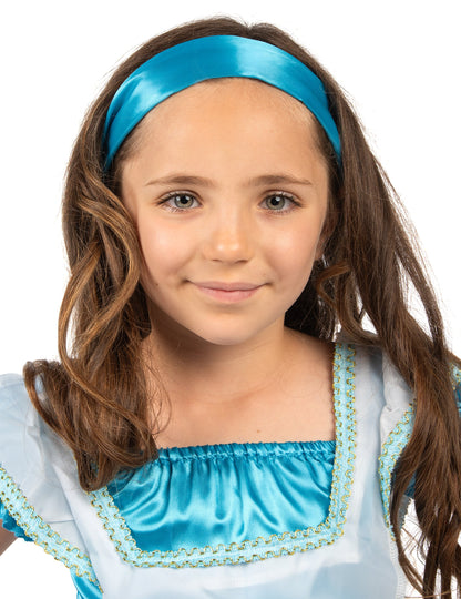 Крупен план на синята лента на дегизировката Алиса за момиче