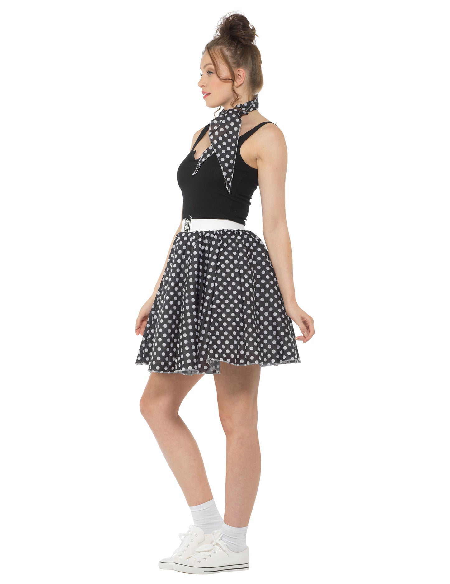 Костюм от 1950 г. черен с женски грах