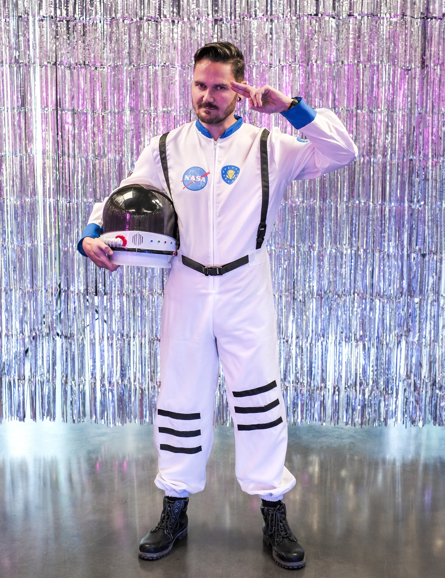 Мъжки астронавт маскират