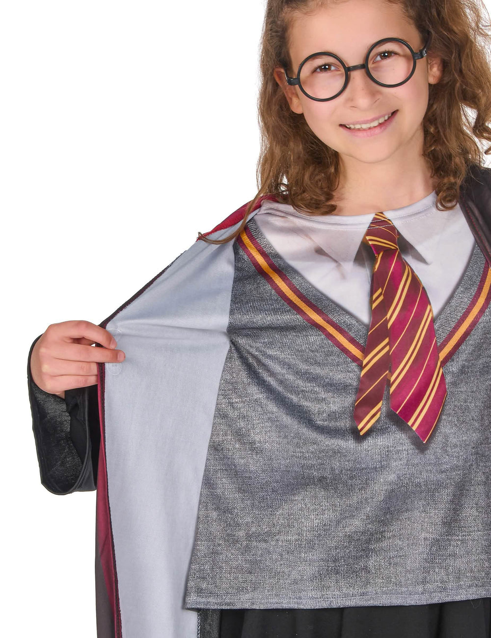Детайл на вратовръзката и щампирания горнище на костюма с аксесоари Harry Potter™