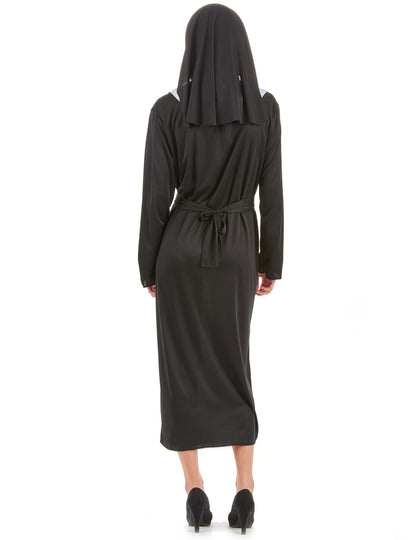 Заден изглед на дегизировката на монахиня за жени