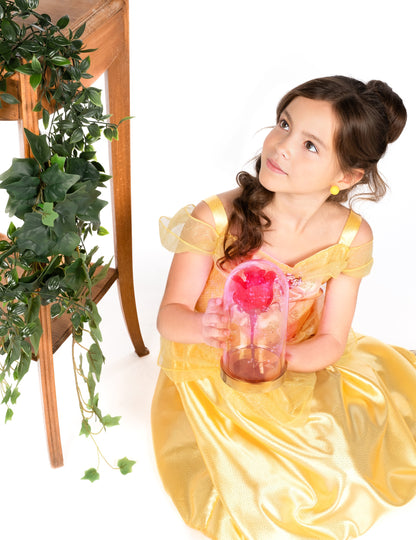 Класически прикрийте красиво момиче