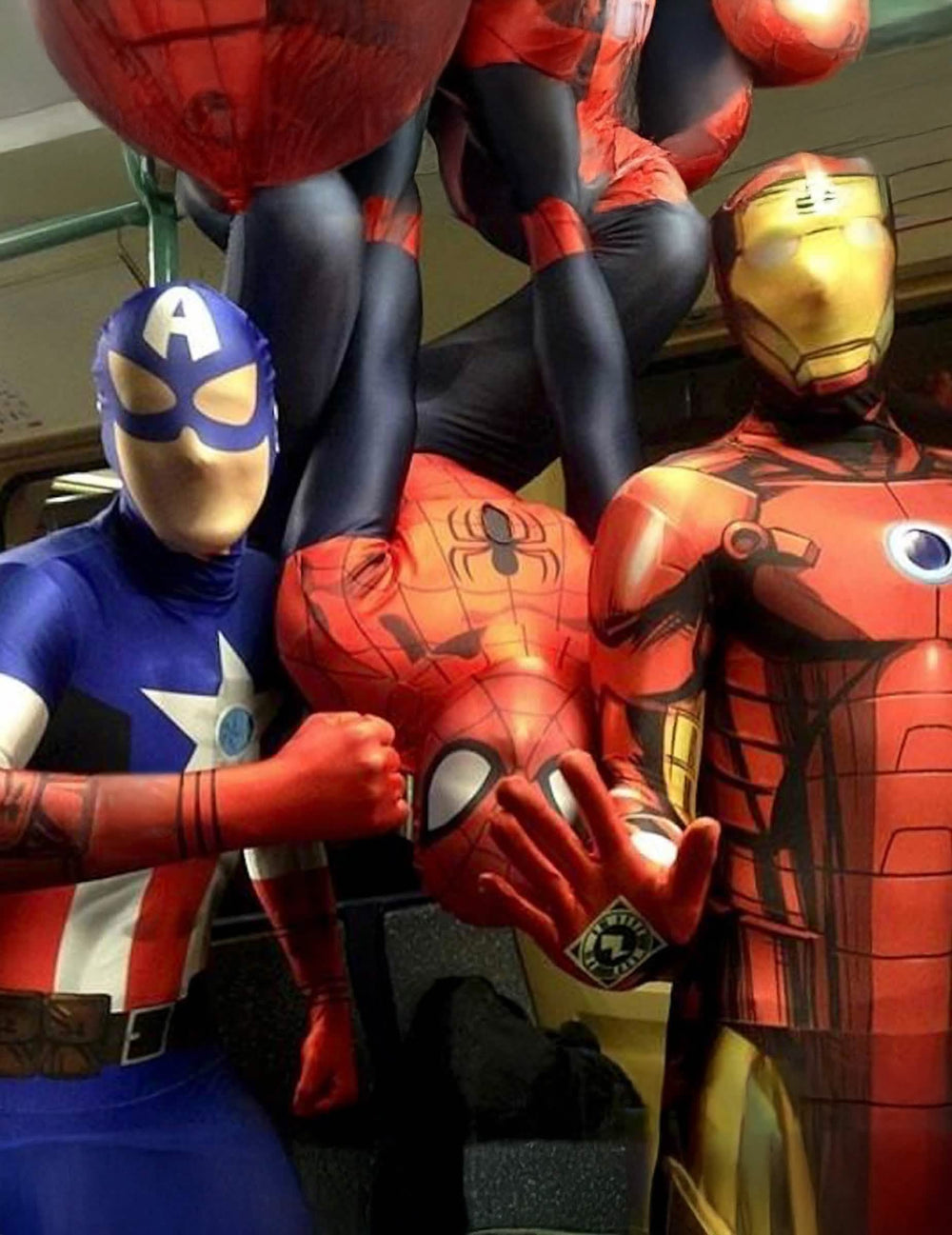 Ситуация с други супергерои от класическия костюм Captain America™ Morphsuits™
