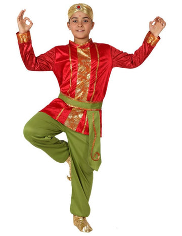 Индийски костюм на червено и зелено момче
