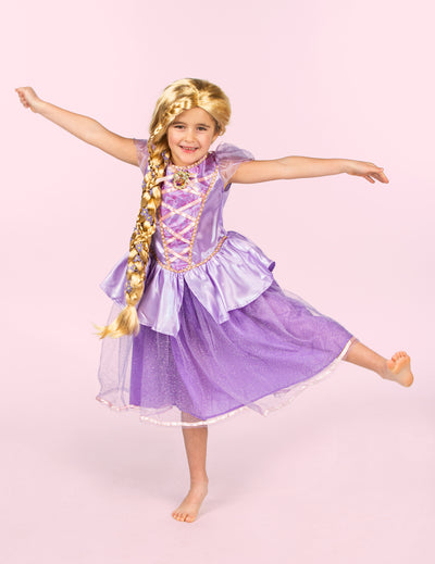 Vue en mouvement du déguisement deluxe Raiponce™ pour fille