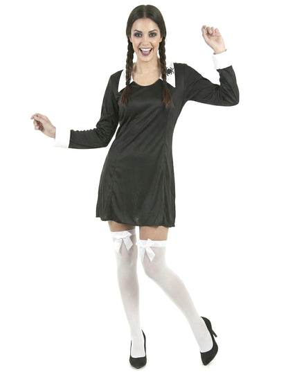 Предна гледка с белите чорапи с възли на костюма на ученичка за Хелоуин