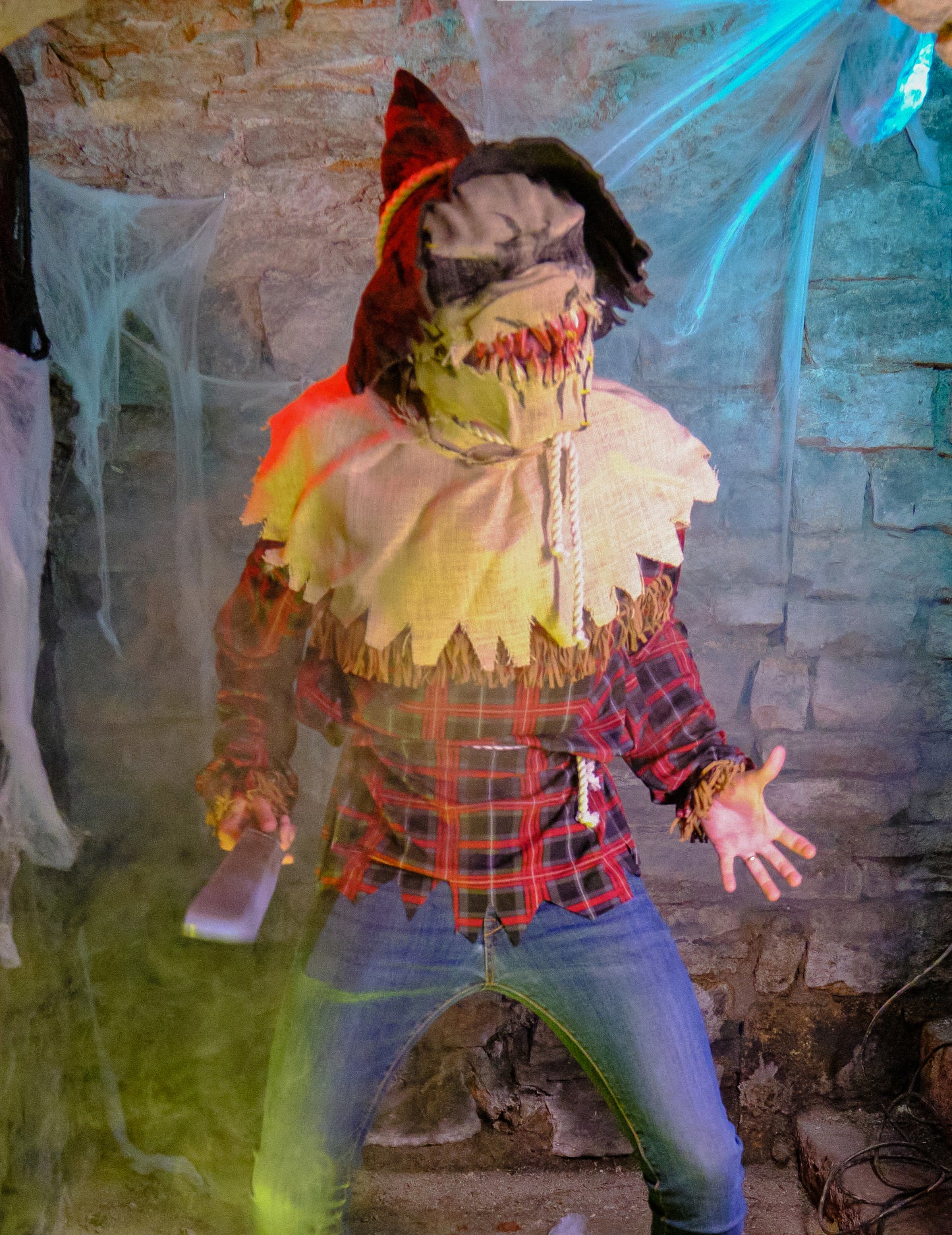 Плашилен костюм с луксозна маска за мъже