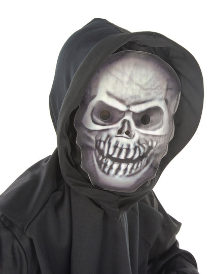 Vue de trois-quarts du masque avec capuche du déguisement faucheur sinistre