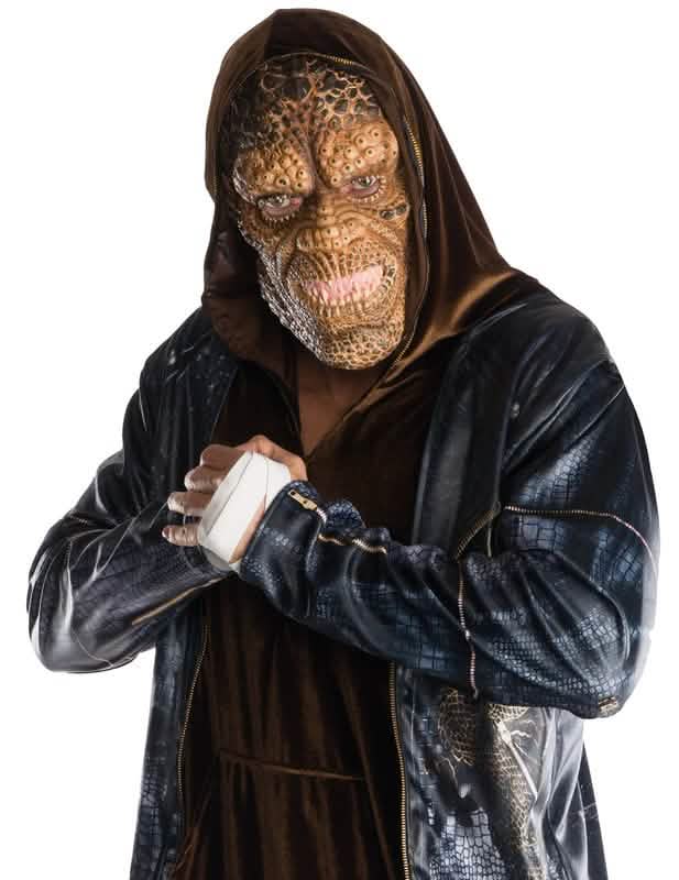 Крупен план на маската на луксозния костюм Killer Croc Suicide squad™