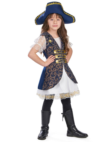 Pose de face mains sur les hanches du déguisement de pirate pour fille