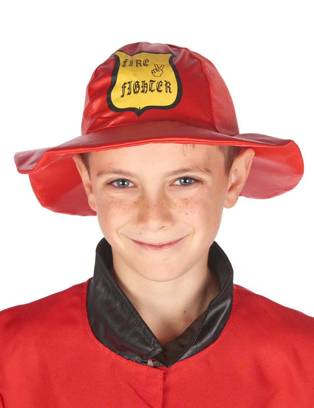 Gros plan sur le chapeau du déguisement de pompier pour enfant