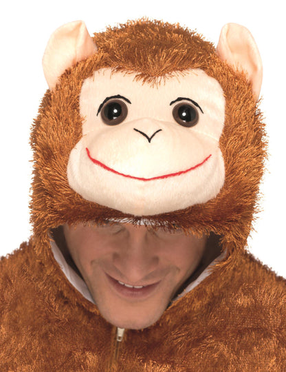 Gros plan sur la tête de singe de la capuche du déguisement de singe pour adulte
