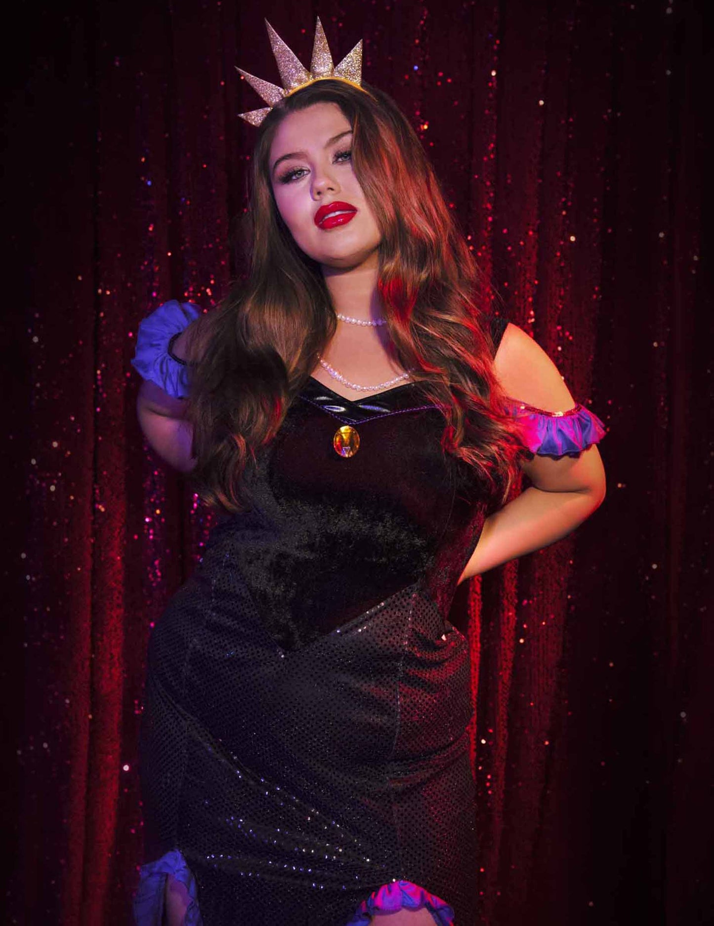 Сватбена костюма на женския сед жена