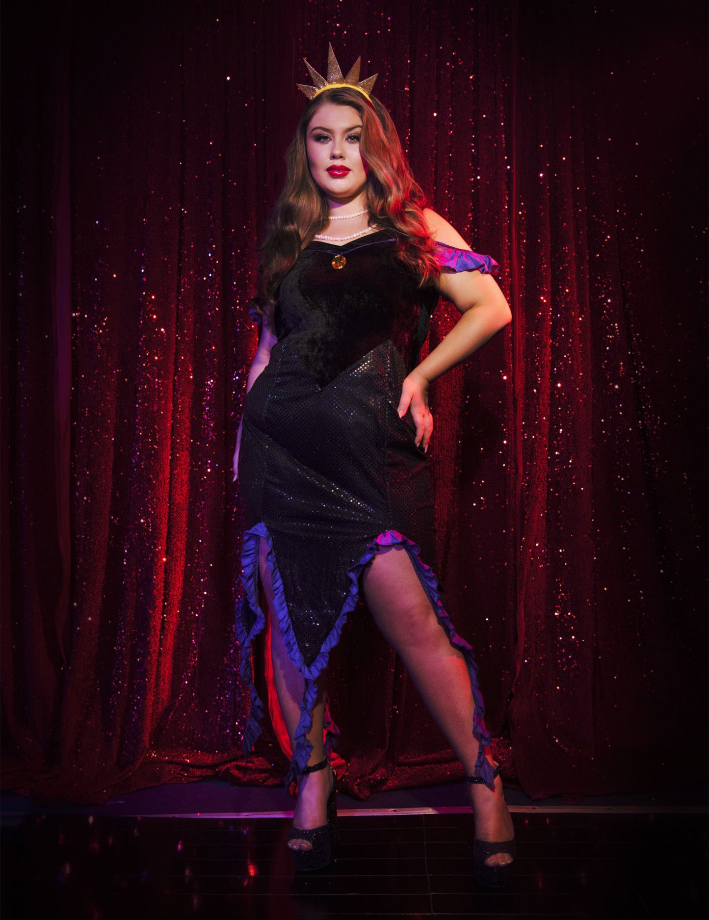 Сватбена костюма на женския сед жена