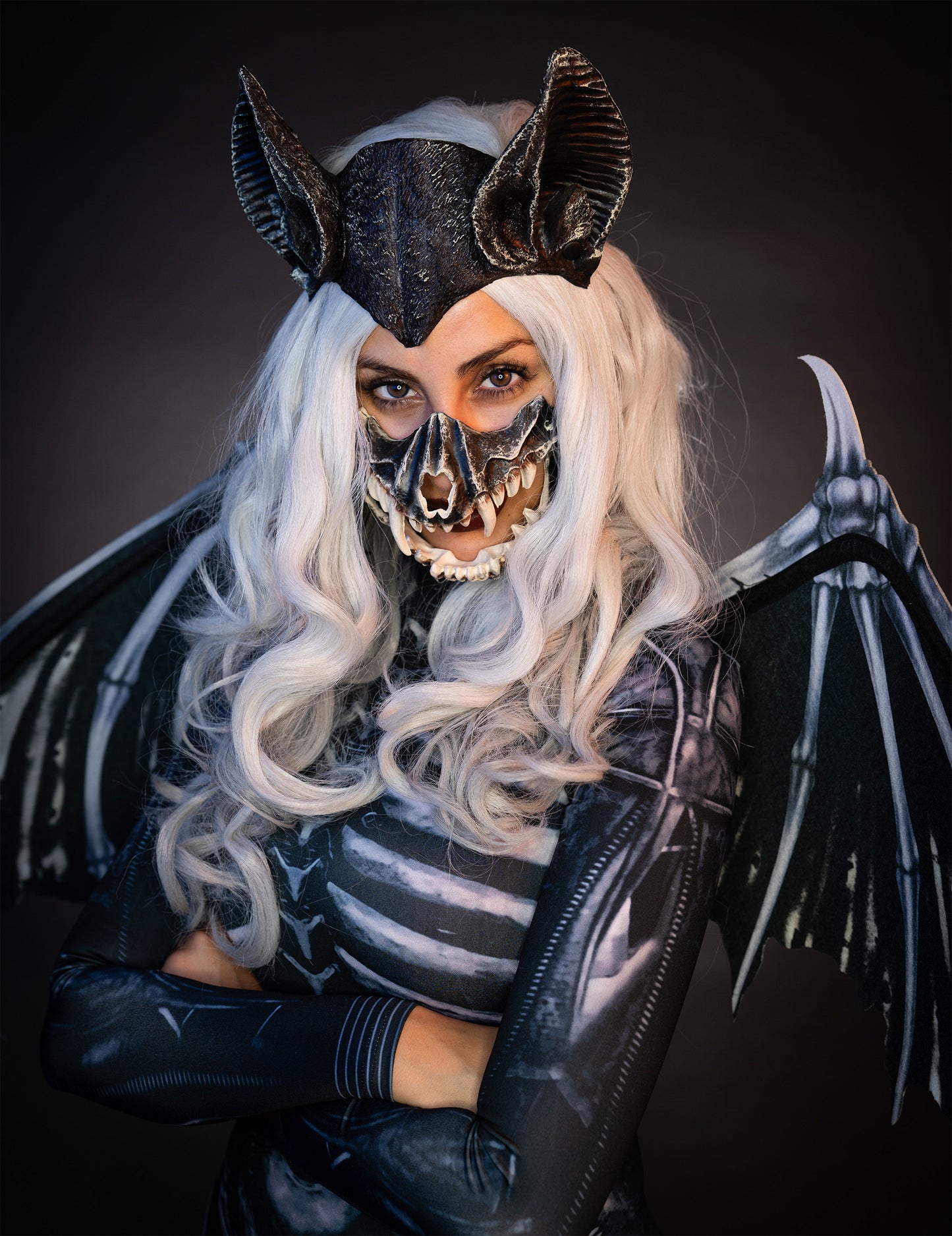 Луксозен костюм на скелет прилеп