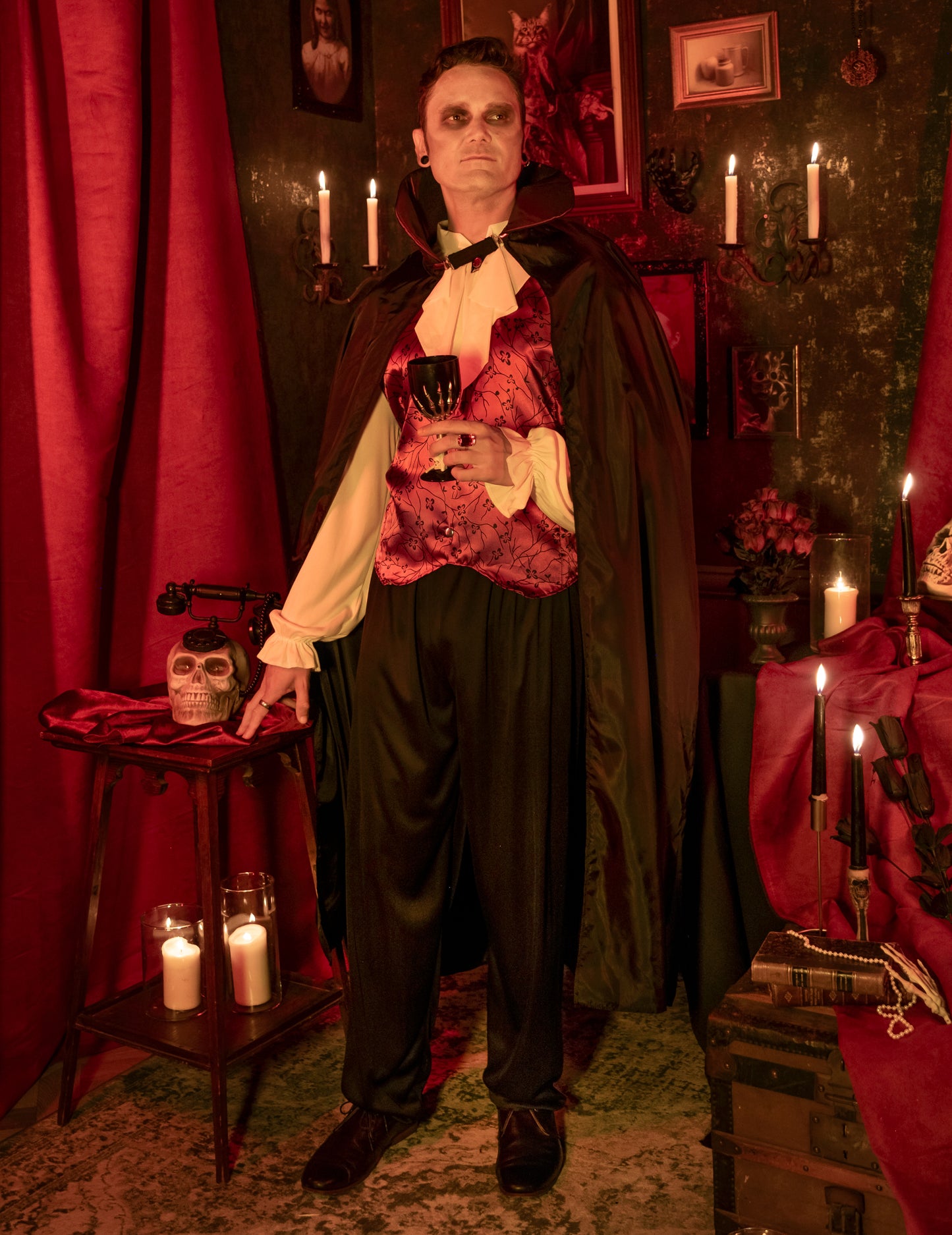 Хелоуин мъжки маскировка за червен вампир