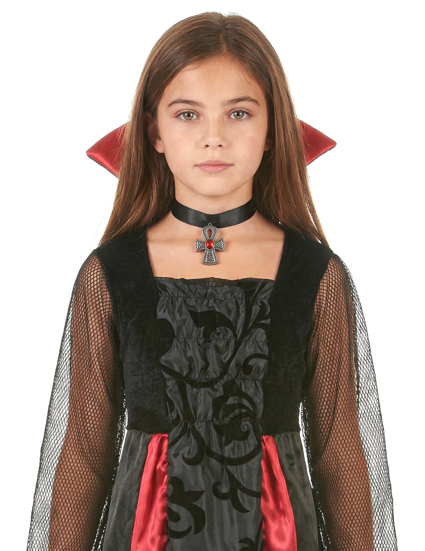 Détail du médaillon et du col du déguisement Vampire satiné pour fille