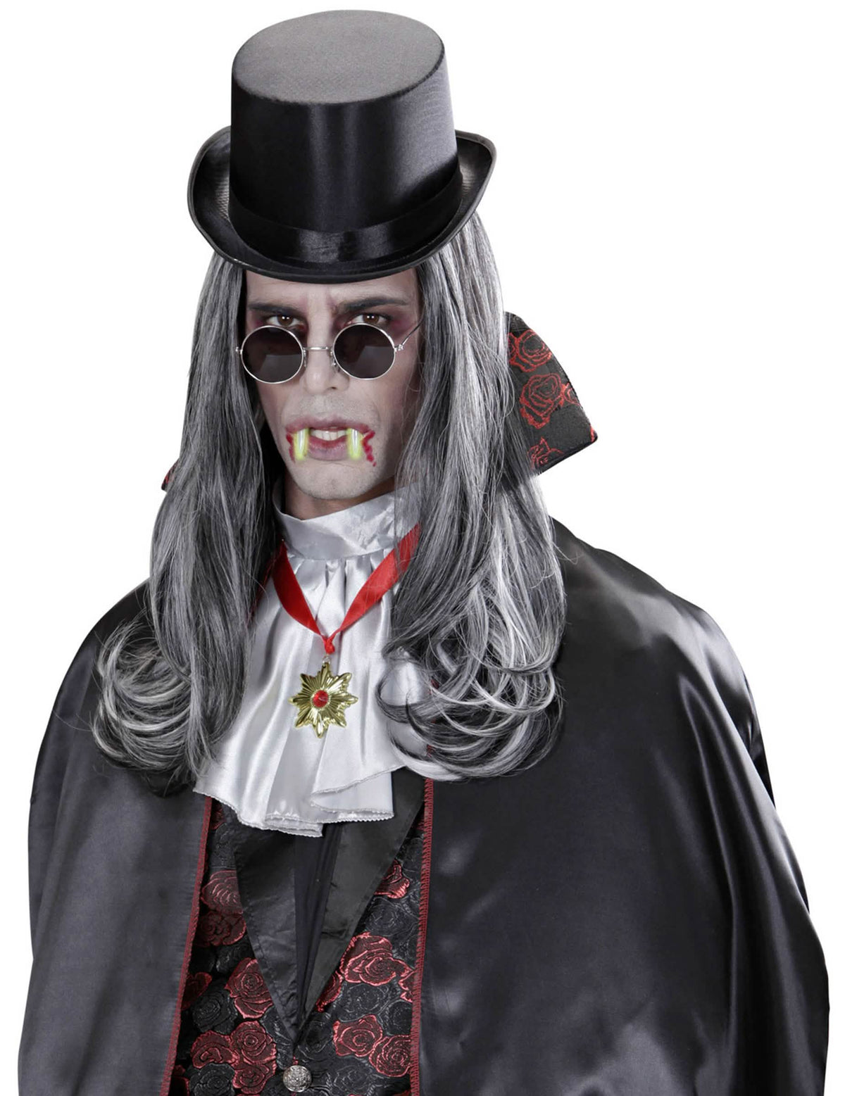 Gros plan sur le porté des dents de vampire pour adulte