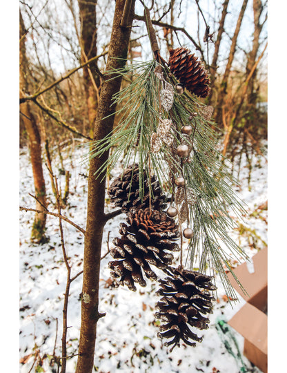 Спускащи се шишарки с брокат в шампанско 45 cm 