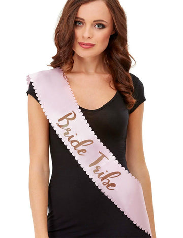 Розов шал Bride Tribe за моминско парти за възрастни с златист надпис