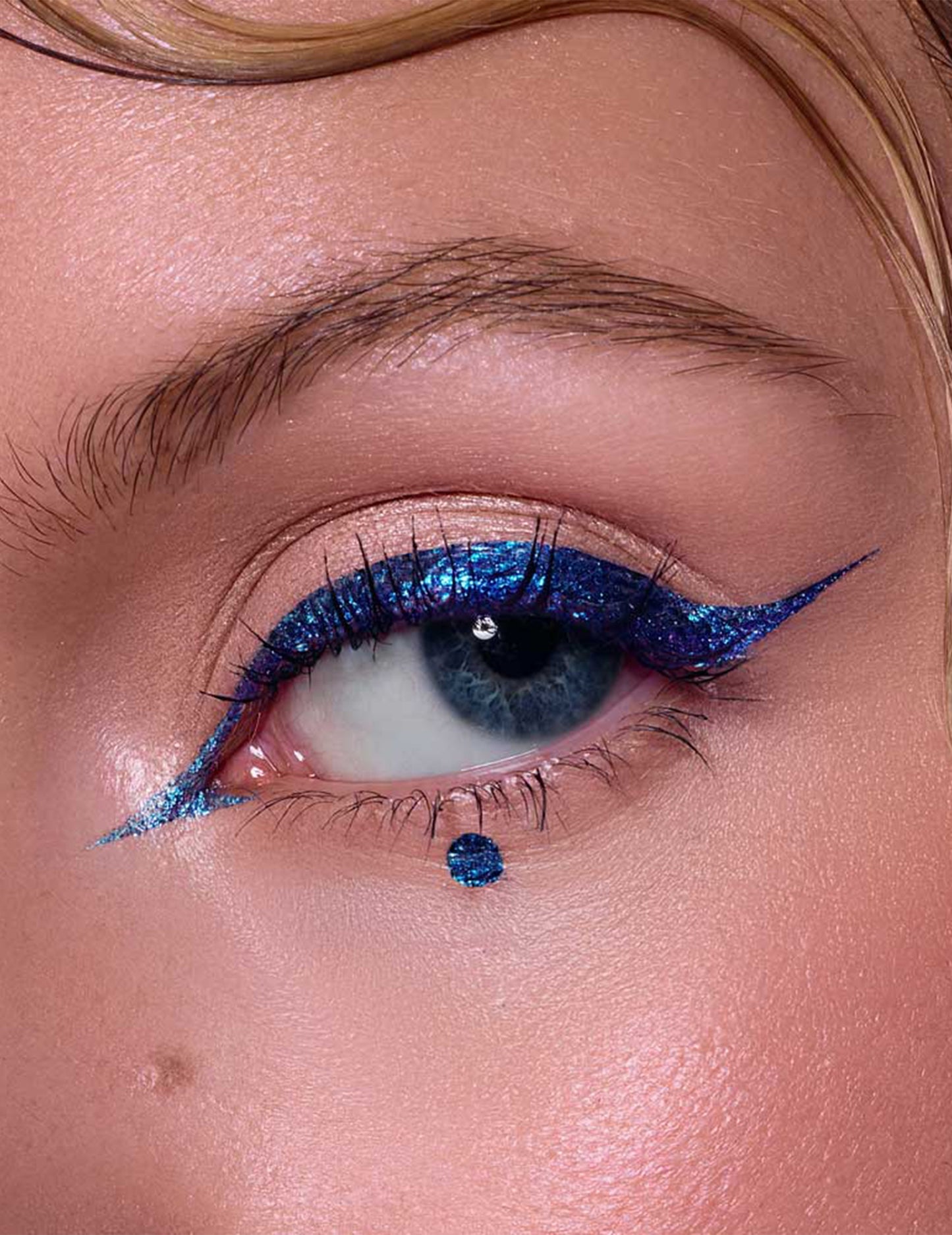 Очна линия с брокат, електриково синя - Si si la paillette™