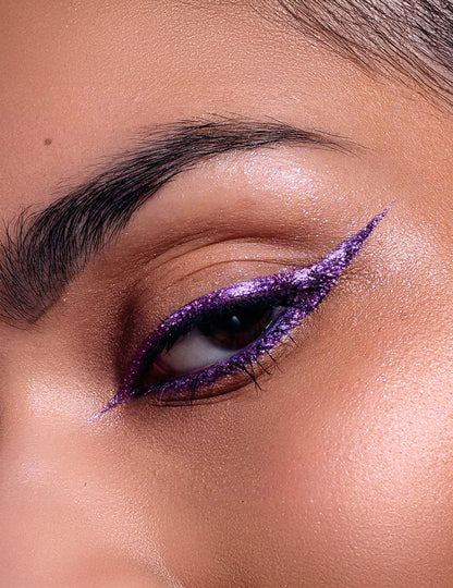 Лилав брокатен eyeliner - Si si la paillette