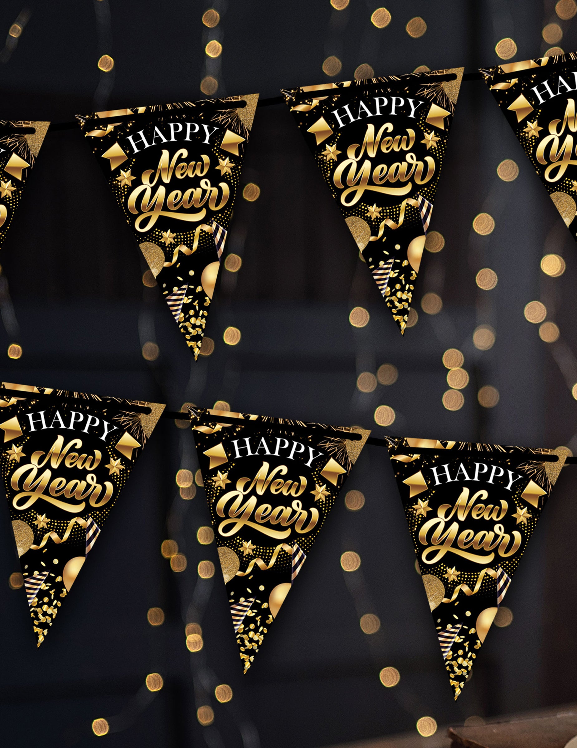 Gros plan sur les fanions de la guirlande à fanions en carton Happy New Year