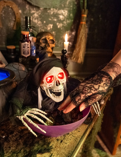 Ghoulish Reaper с светеща купа 52 cm