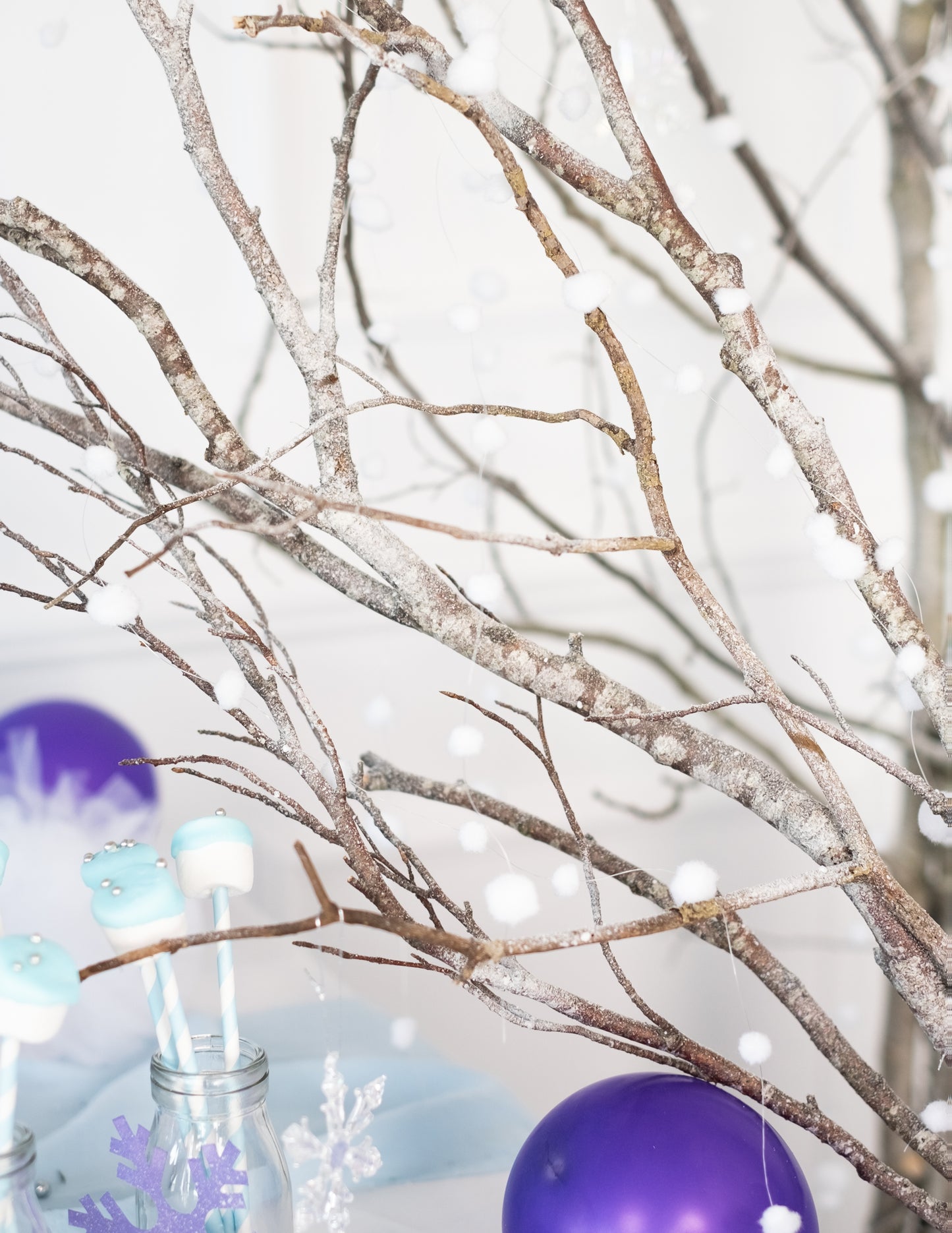 Гирлянда от снежни топки 135 cm полярна украса