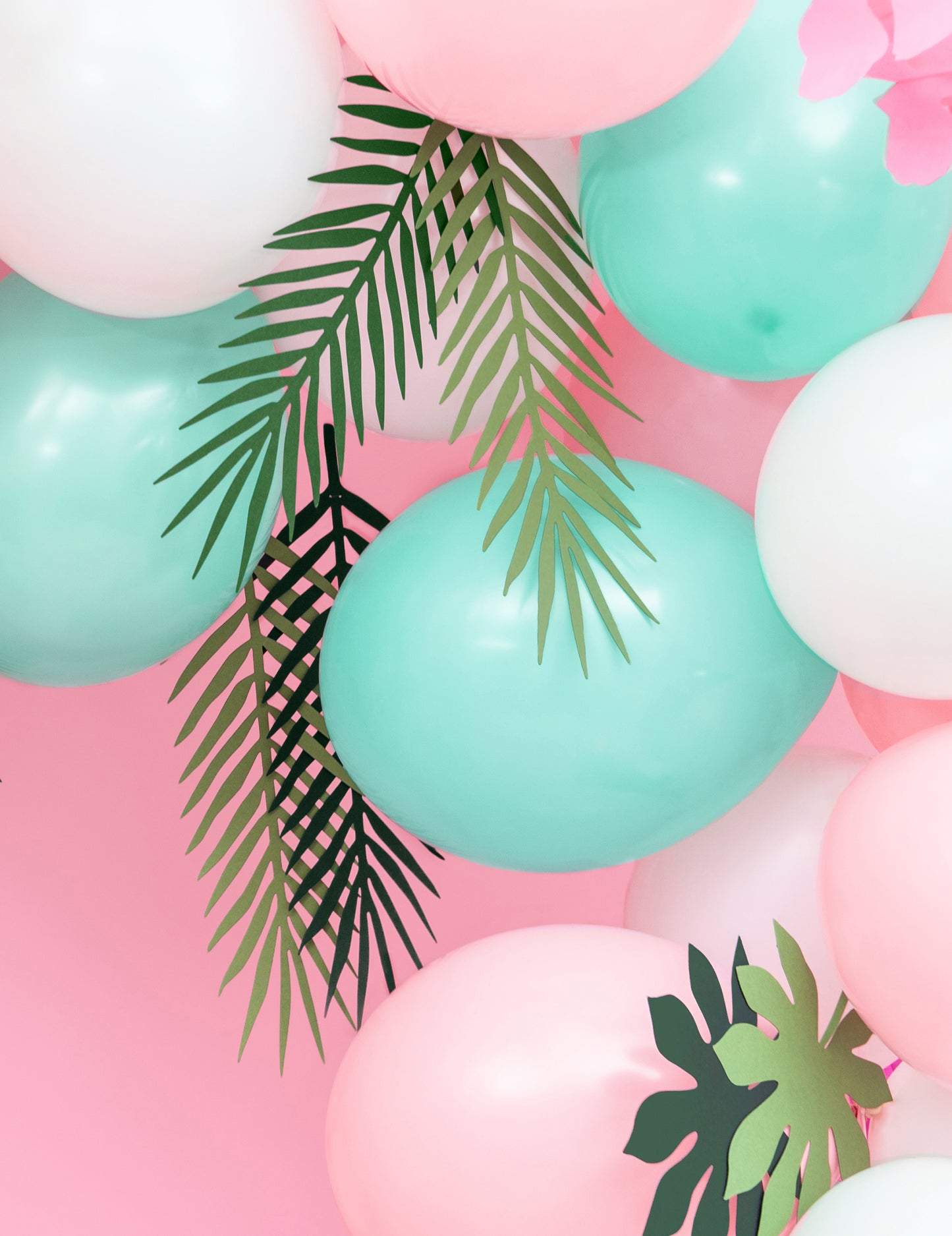 Гирлянда от екзотични листа Алоха 1,25 м, 9 палмови листа