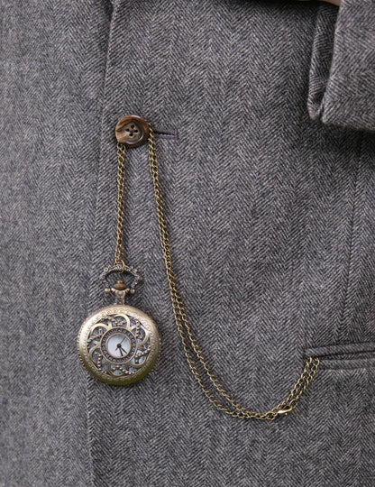 Détail de la montre à gousset et de sa chaîne du kit accessoires années 20