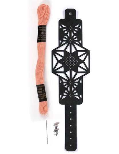 Contenu du kit bracelet à broder motif étoile