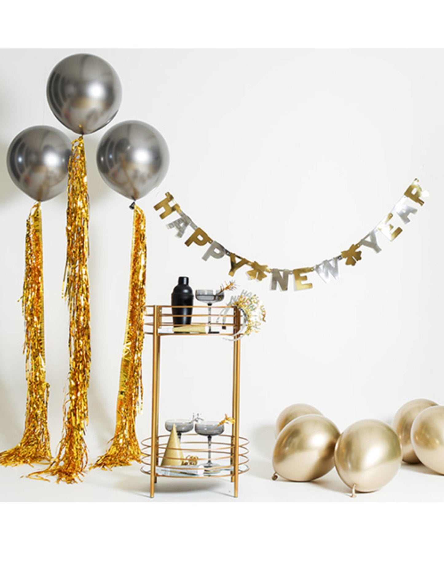 Златен и сребърен комплект Cotillons 27 парчета