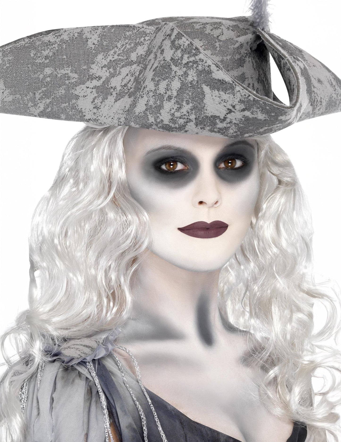 Женски сезони на пиратски грим