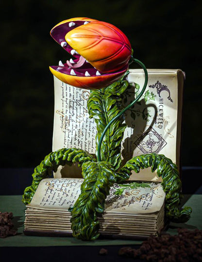 Декоративна книга от смола с хищно растение 29 x 25 x 29 cm