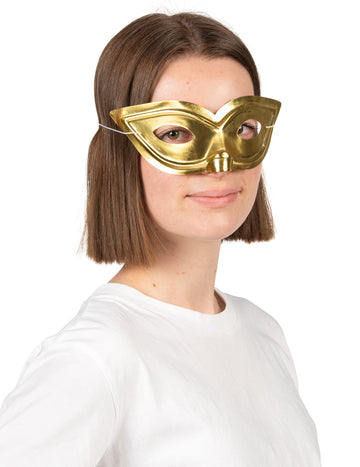 Възрастен лъскав златен вълк