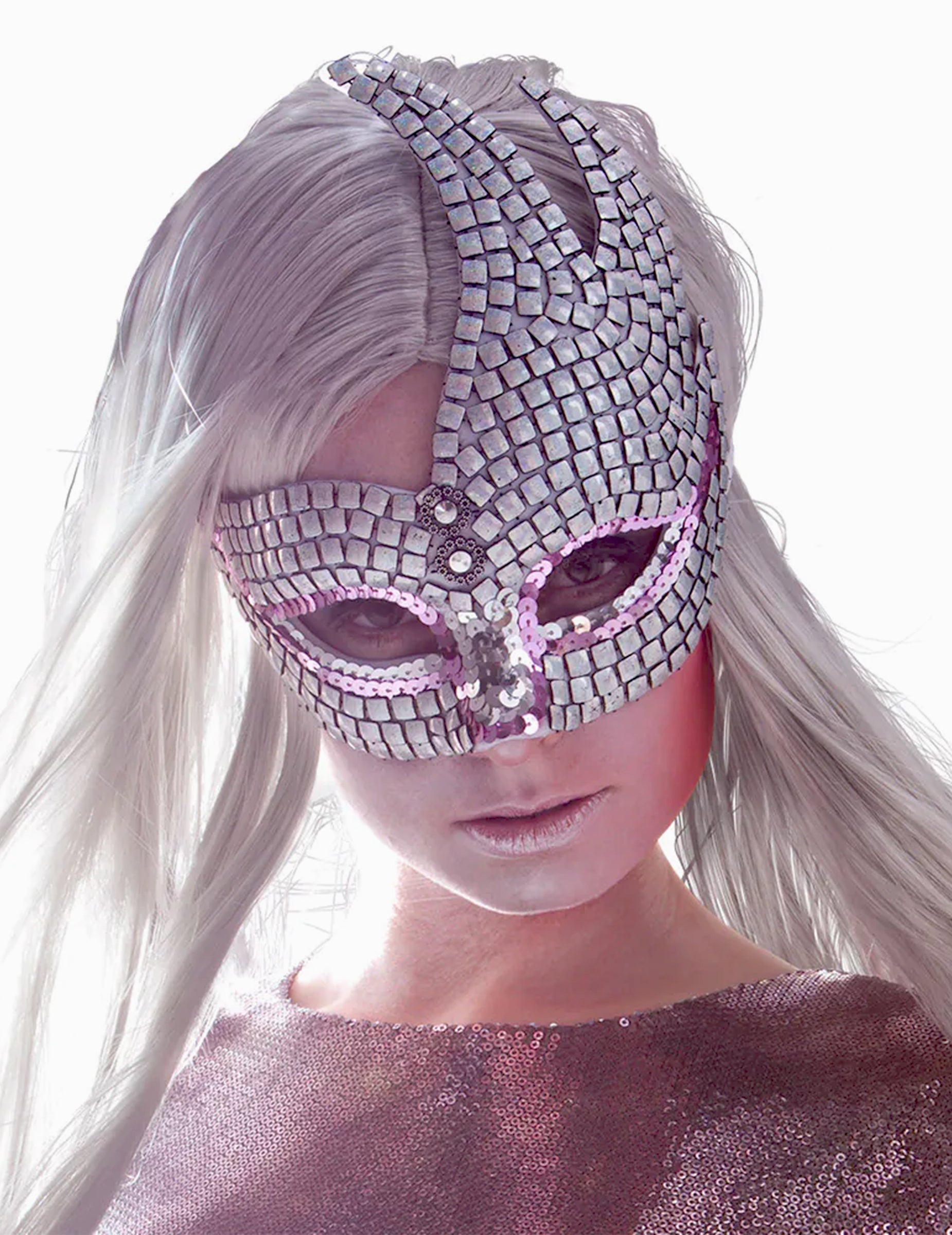 Близък план на блестящата венецианска маска за възрастни