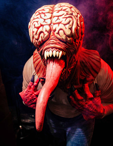Привидно мозъчно чудовище за възрастни с пълна маска за лице
