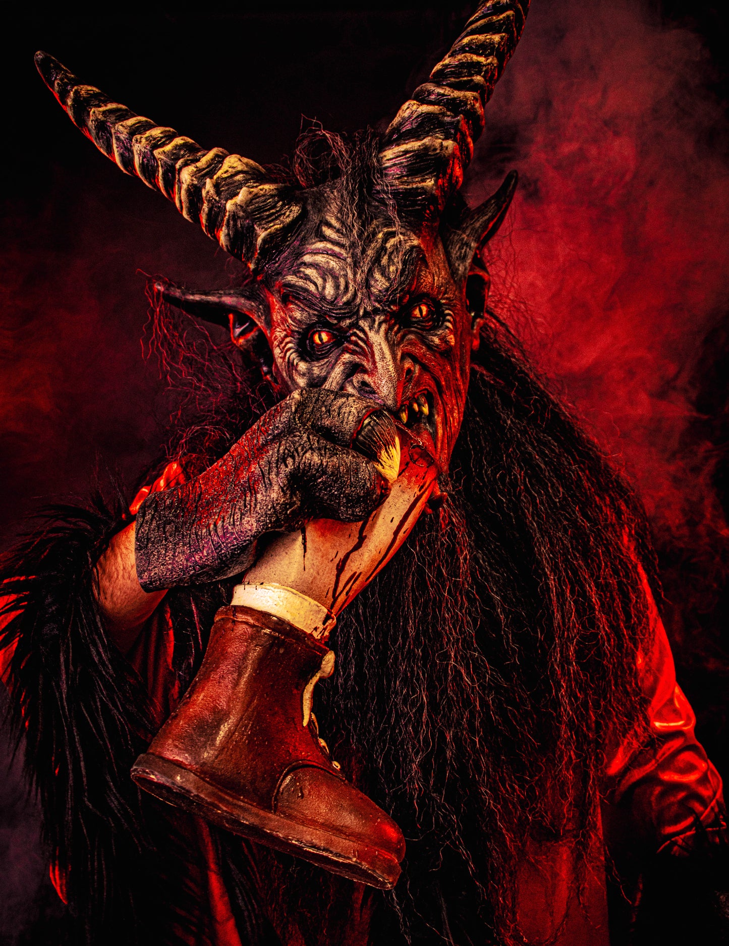 Masque monstre noir à cornes luxe adulte
