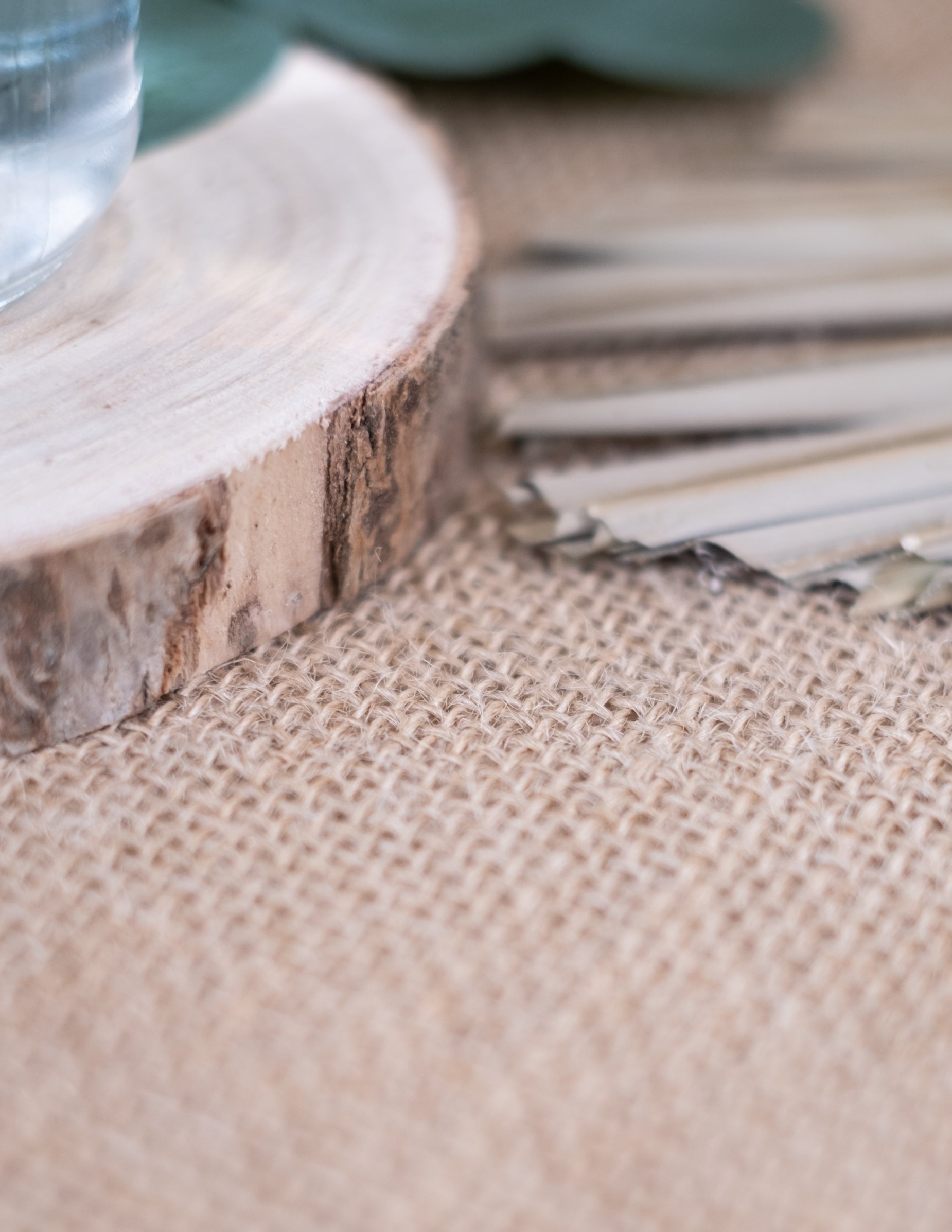 Mise en situation décorative de la nappe rectangulaire bohème et naturelle