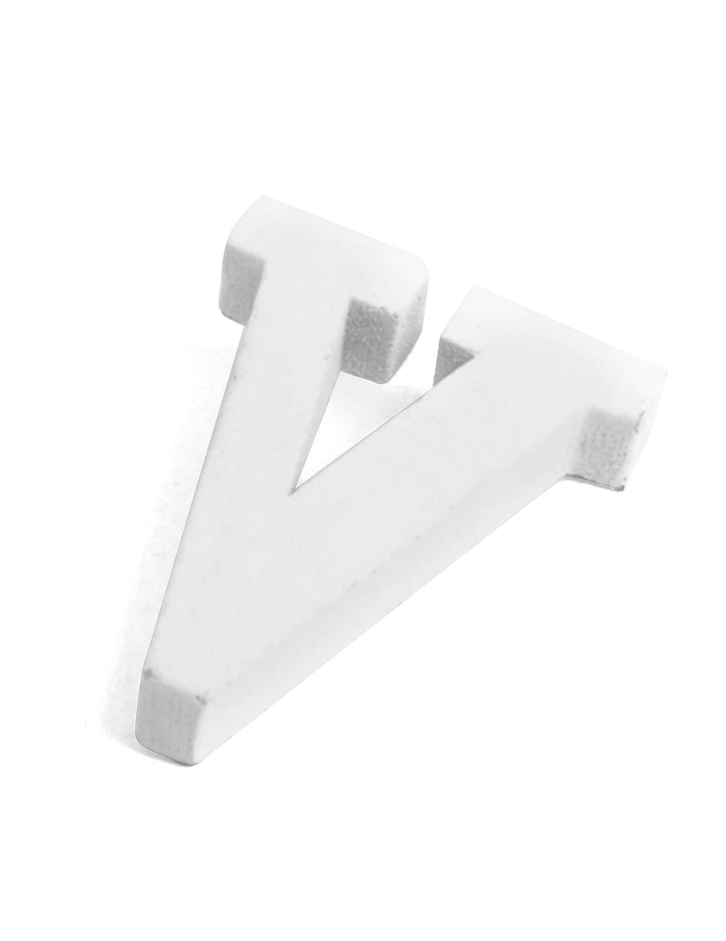 Малка бяла дървена буква V 5 cm декоративен