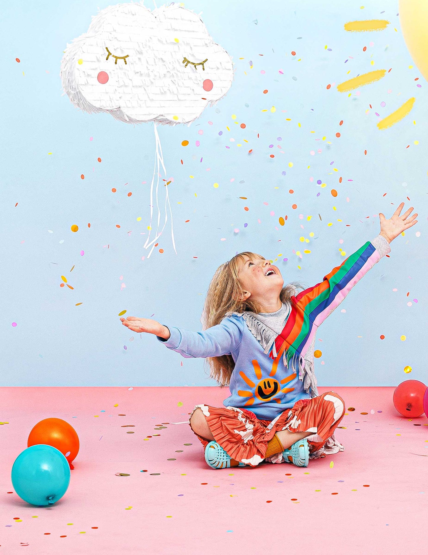 Пинята "Бял облак" с конци, 50 x 32 cm