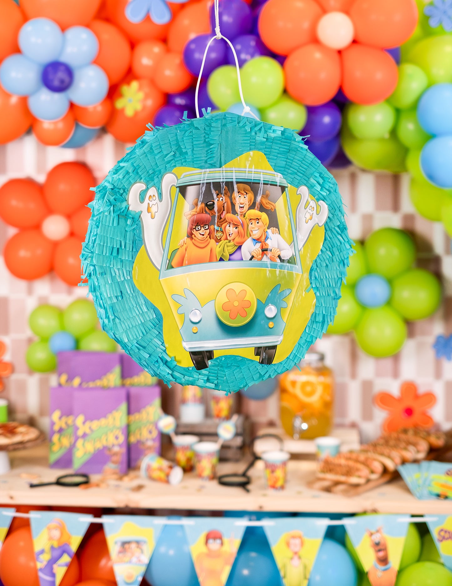 Mise en situation festive de la Piñata Scooby-doo™